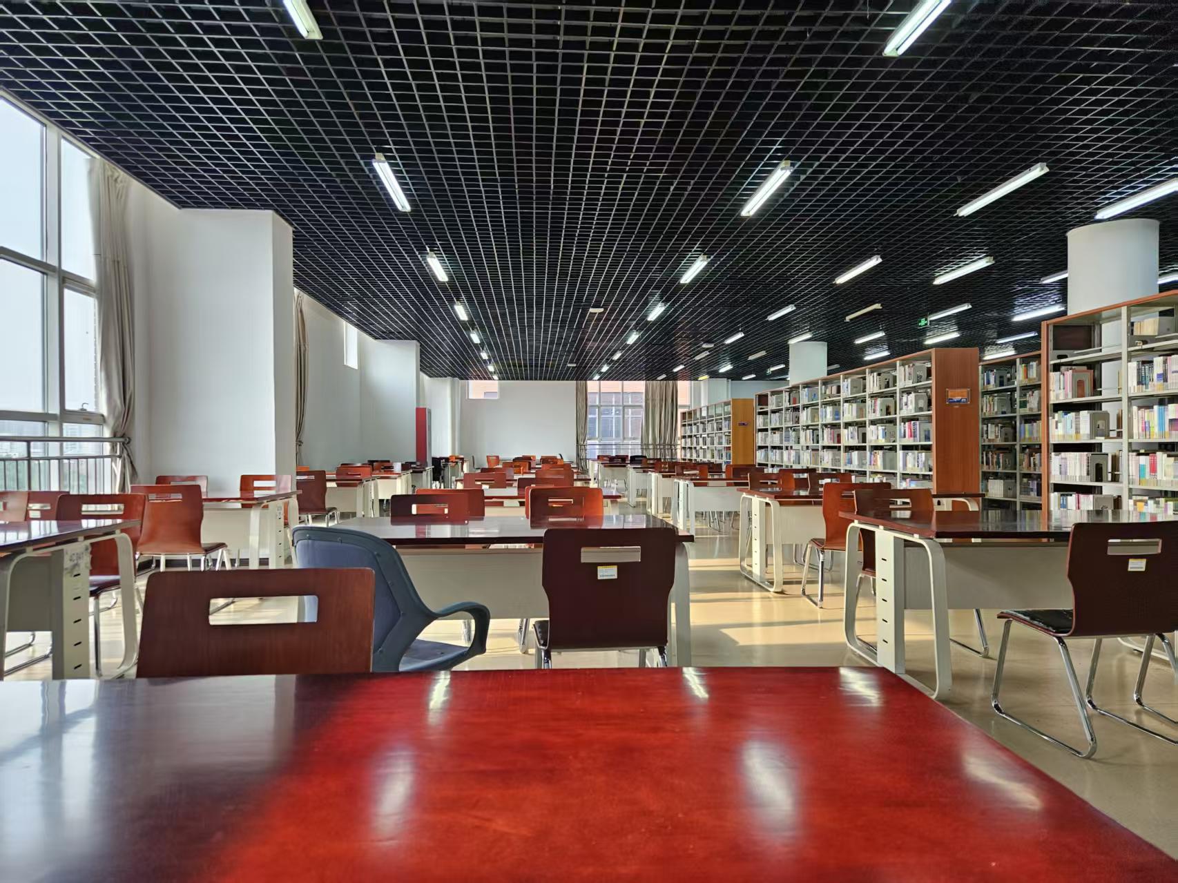 在图书馆来得太早